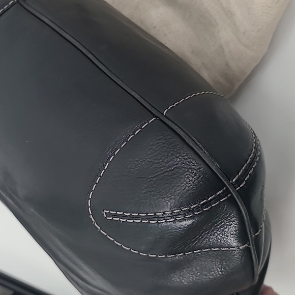 Vintage MICHAEL Michael Kors black leather tote bag - Picture 9 of 13